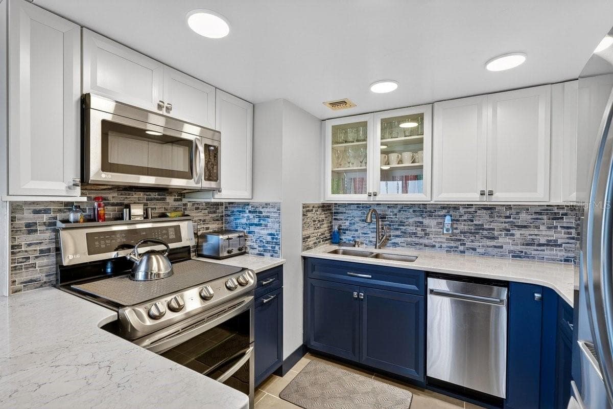2700 OCEAN SHORE BOULEVARD — photo 9 of 41