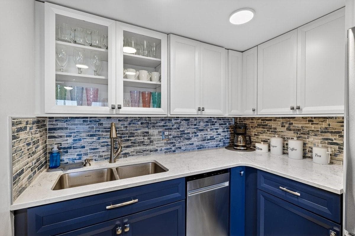 2700 OCEAN SHORE BOULEVARD — photo 10 of 41