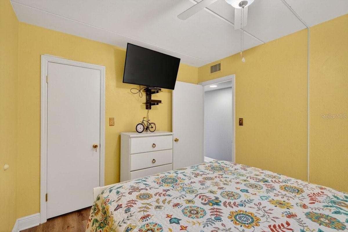 2700 OCEAN SHORE BOULEVARD — photo 20 of 41