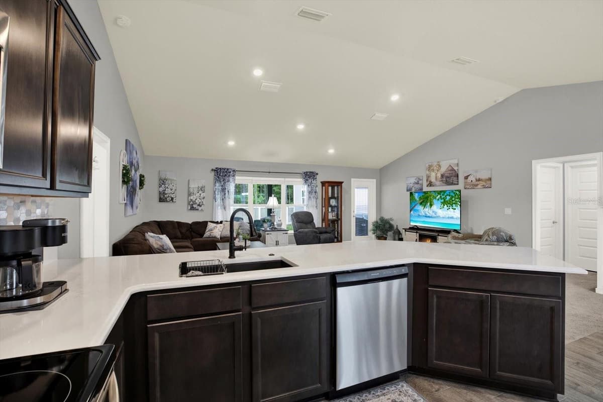 776 MARGUERITA DRIVE — photo 11 of 28