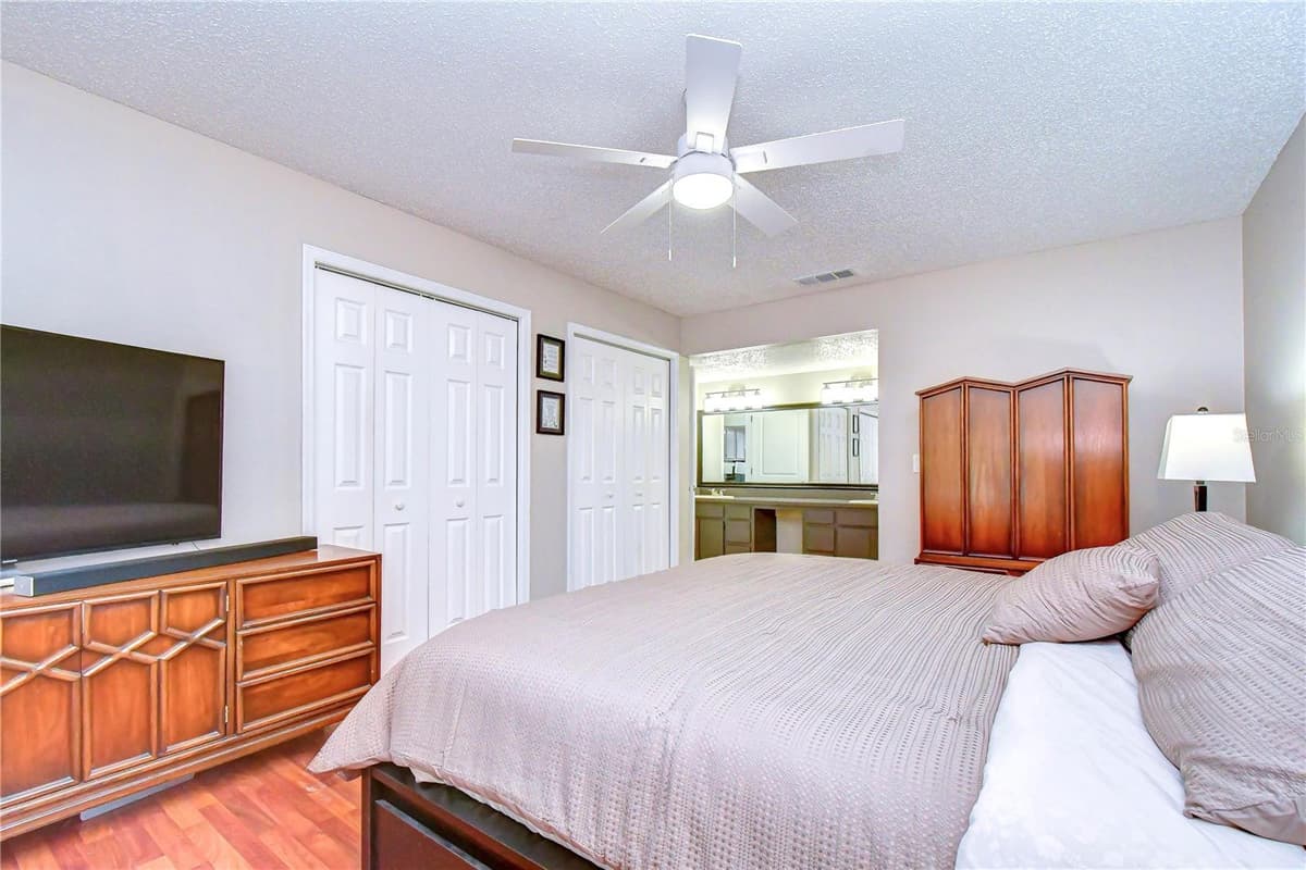 5301 BRADBURY COURT — photo 16 of 62