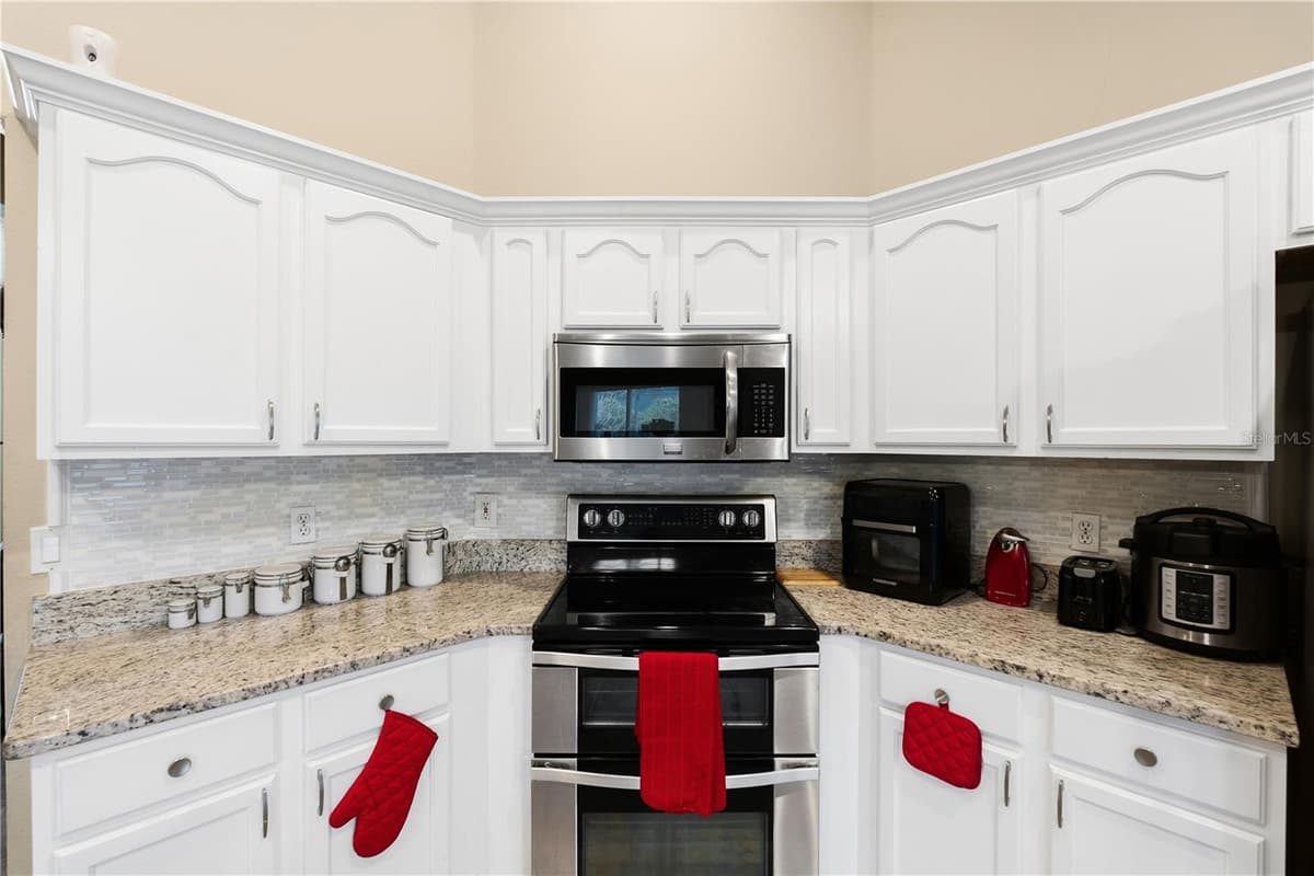 1837 FLORENCE VISTA BOULEVARD — photo 11 of 32