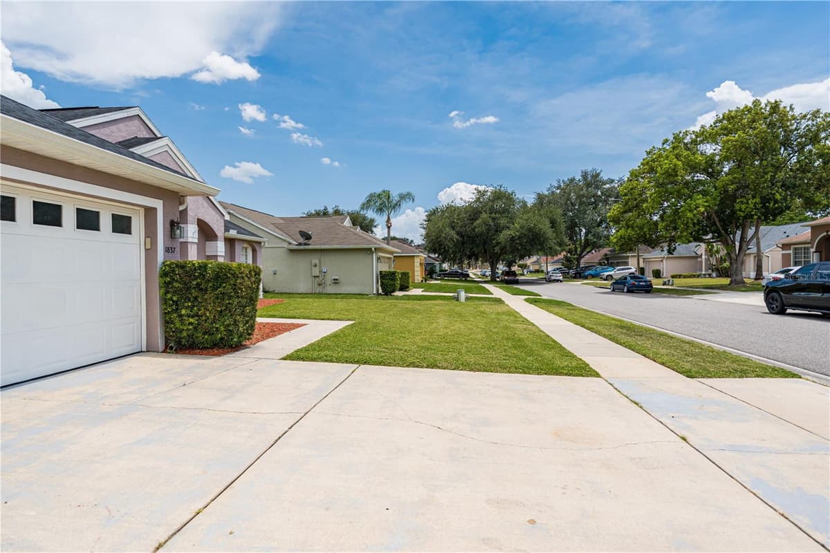 1837 FLORENCE VISTA BOULEVARD — photo 4 of 32