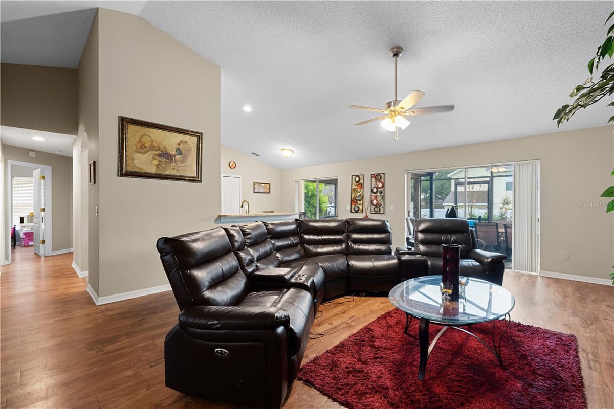 1837 FLORENCE VISTA BOULEVARD — photo 7 of 32