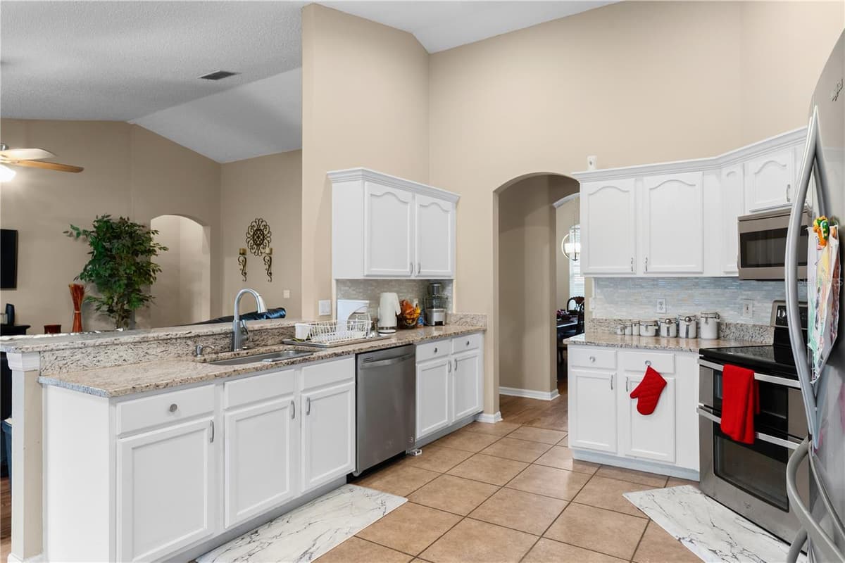 1837 FLORENCE VISTA BOULEVARD — photo 10 of 32