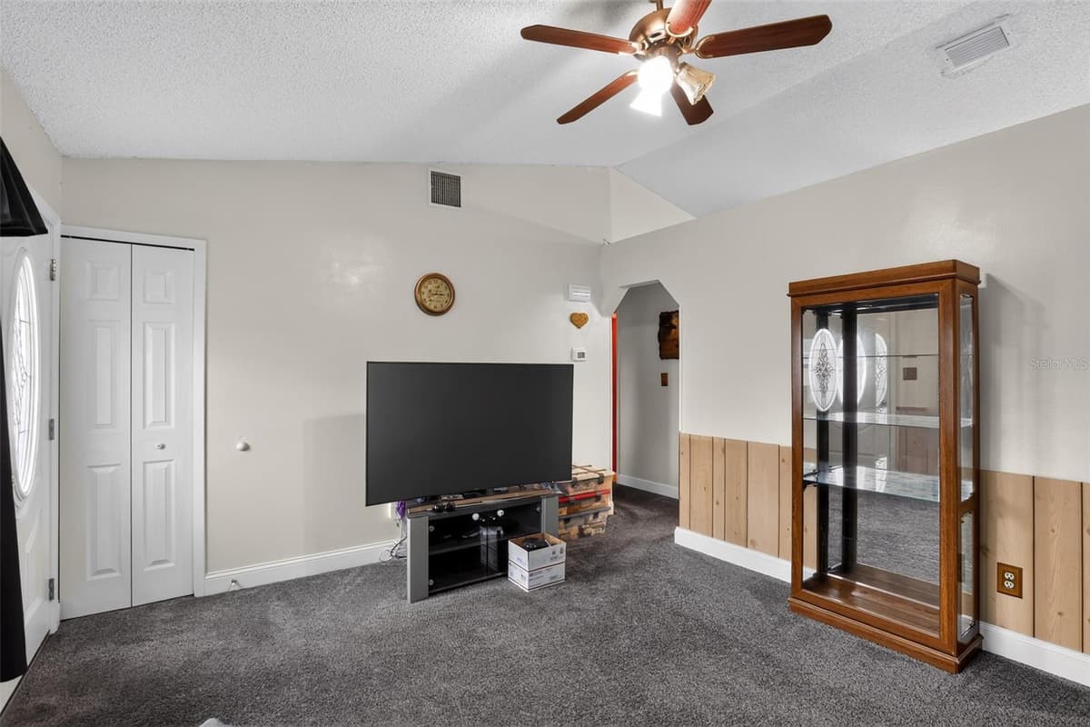 514 SEAN COURT — photo 6 of 25