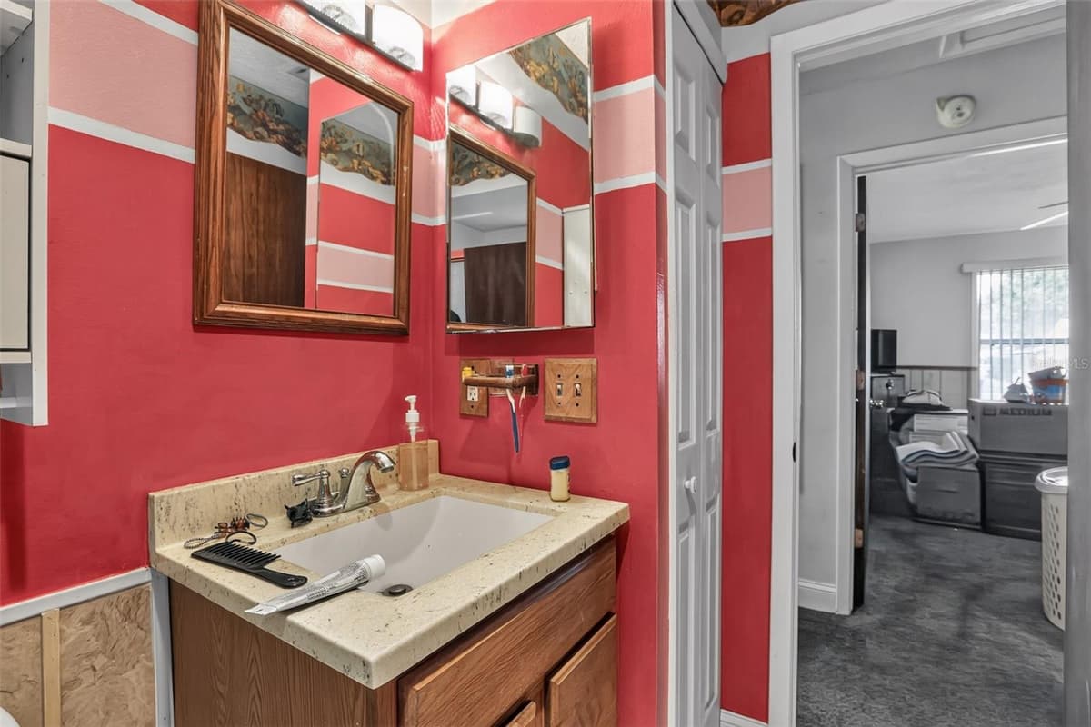 514 SEAN COURT — photo 18 of 25