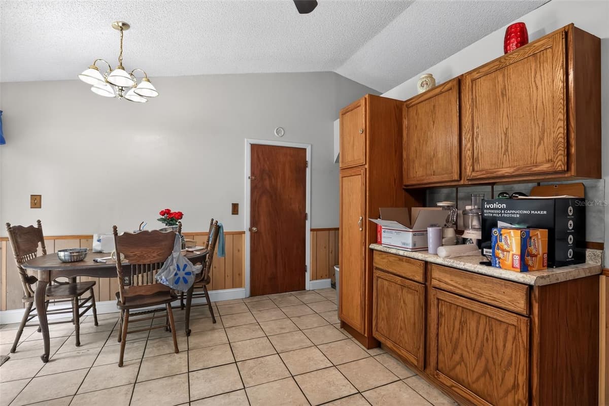 514 SEAN COURT — photo 9 of 25