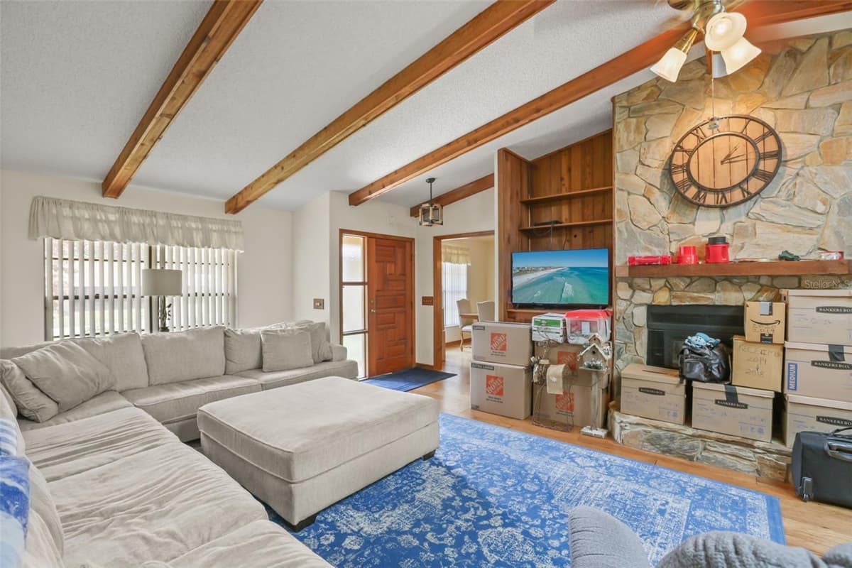 1573 SKYE COURT — photo 4 of 34