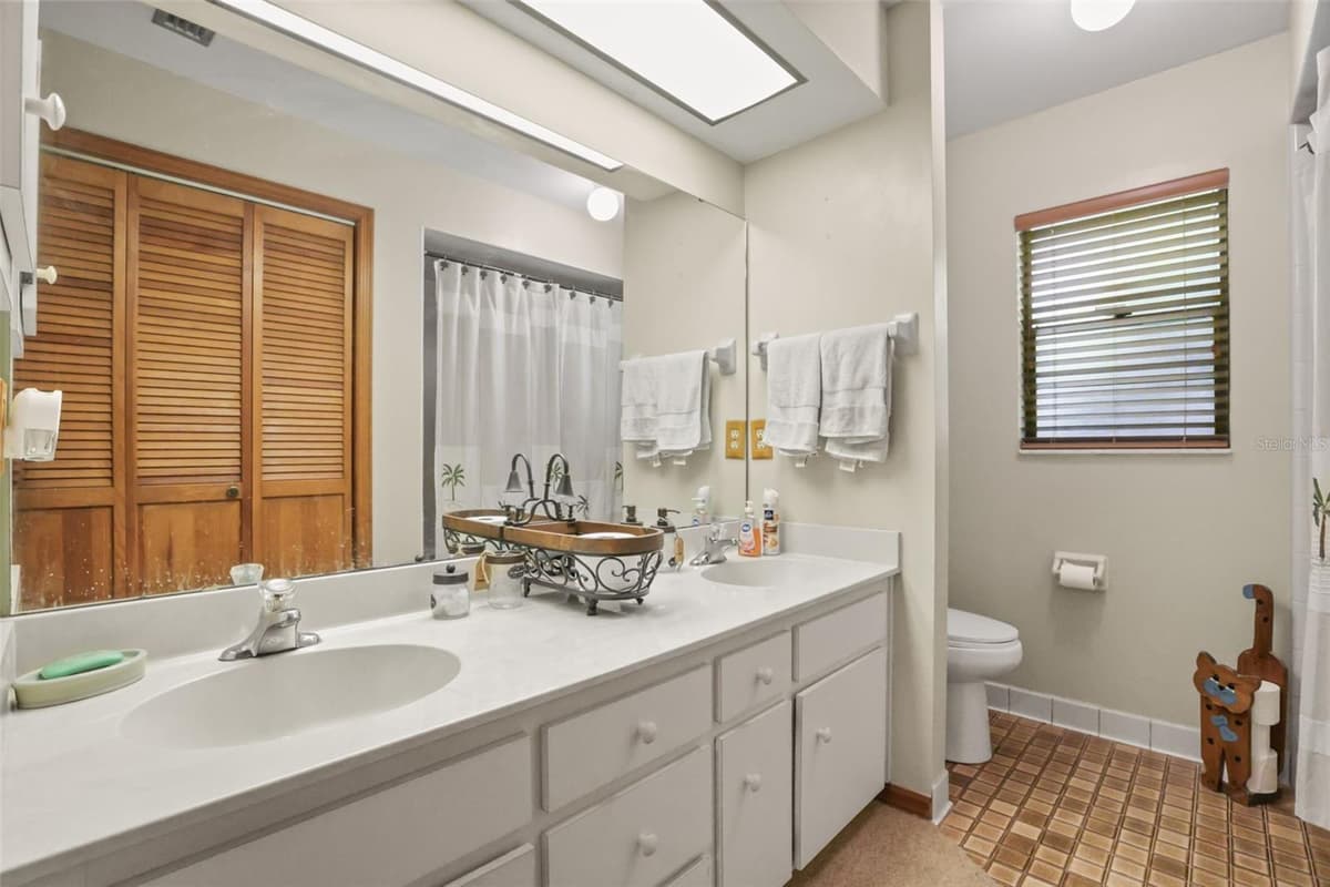 1573 SKYE COURT — photo 16 of 34