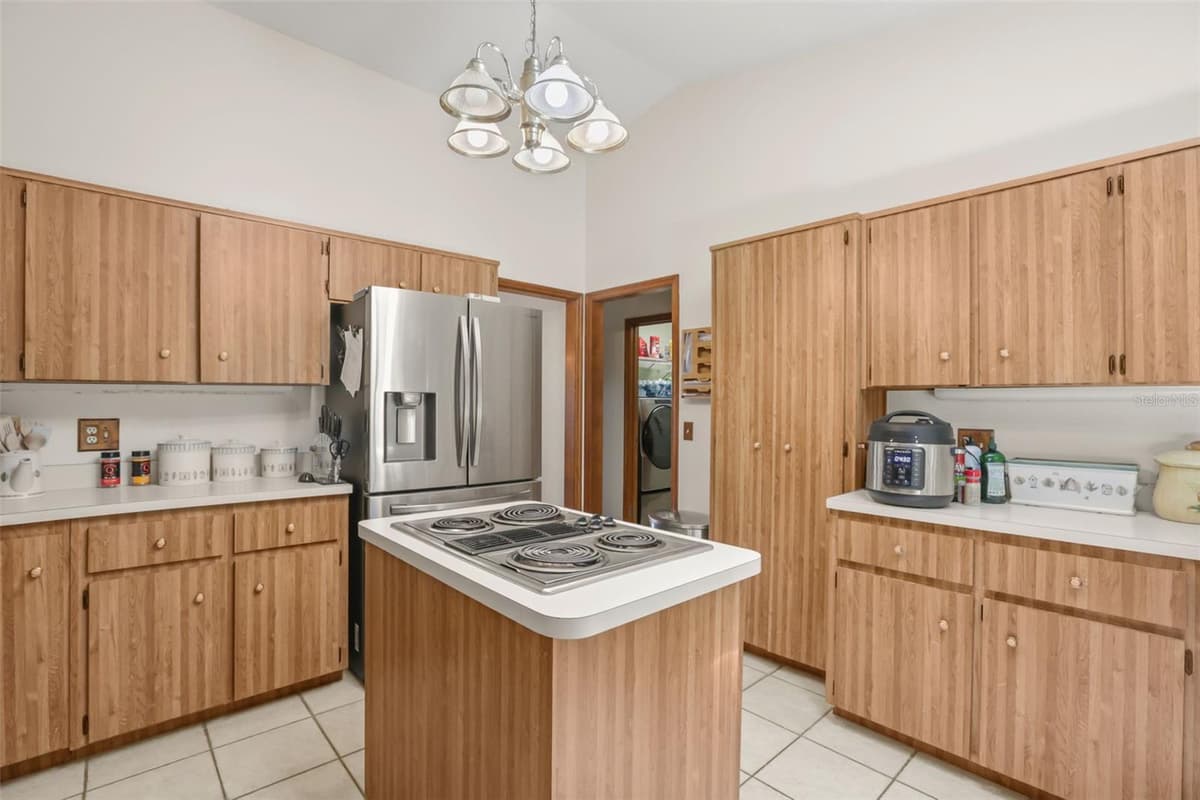 1573 SKYE COURT — photo 9 of 34