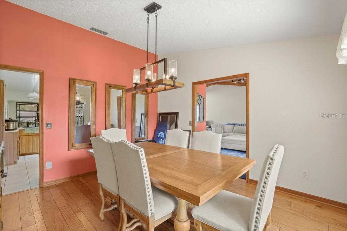 1573 SKYE COURT — photo 6 of 34