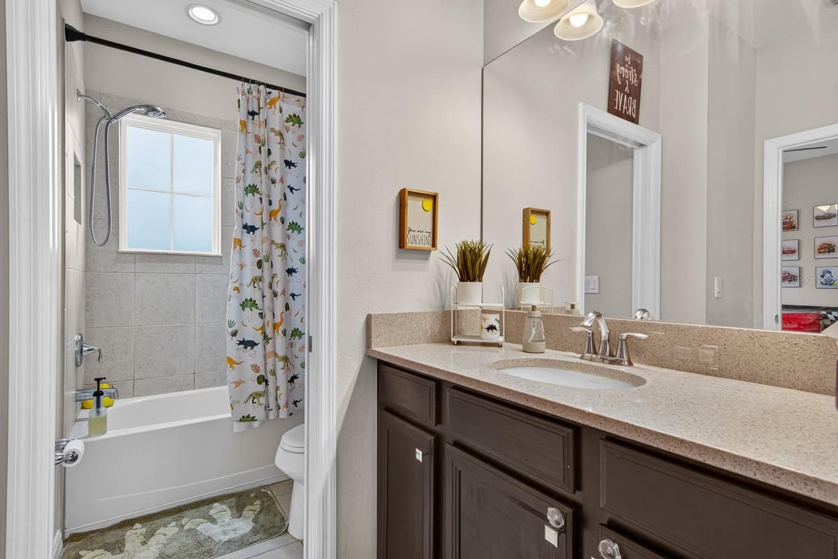 6717 CITRUS CREEK LANE — photo 21 of 33