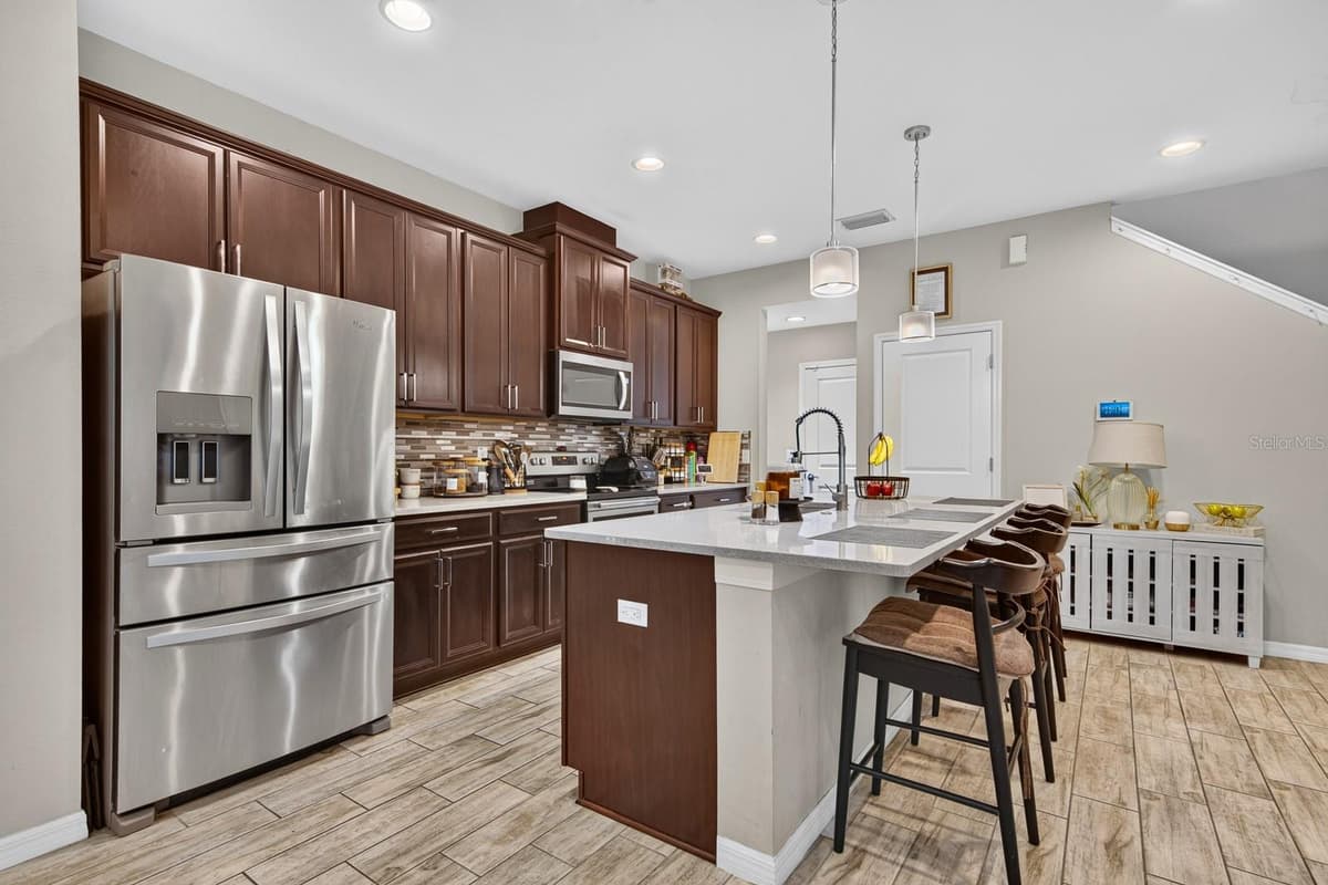 6717 CITRUS CREEK LANE — photo 9 of 33