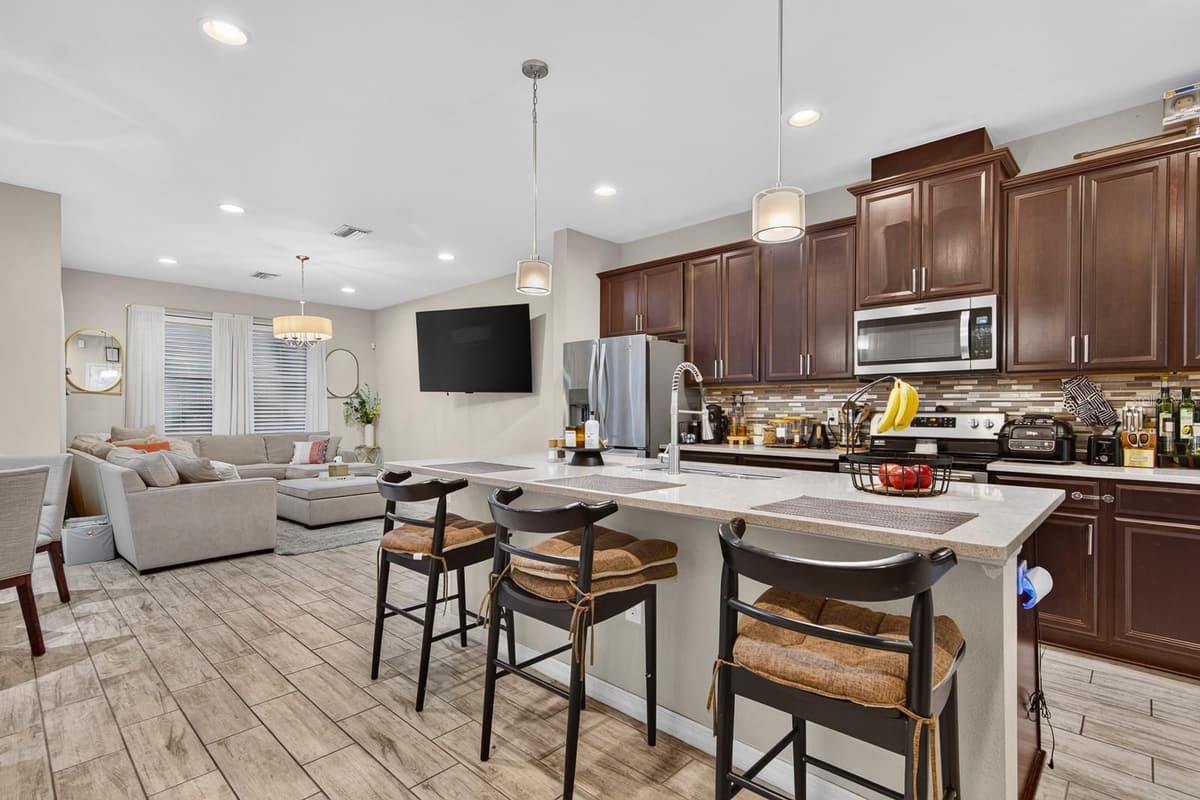 6717 CITRUS CREEK LANE — photo 3 of 33