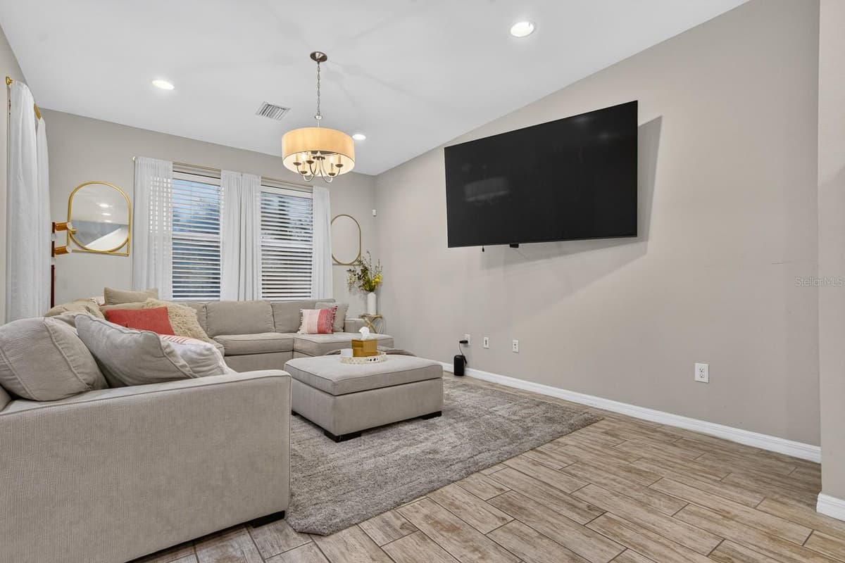 6717 CITRUS CREEK LANE — photo 12 of 33