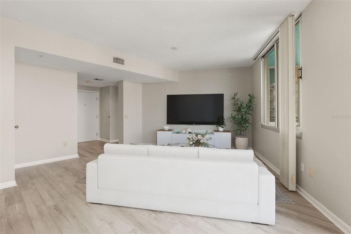 322 CENTRAL BOULEVARD — photo 5 of 25