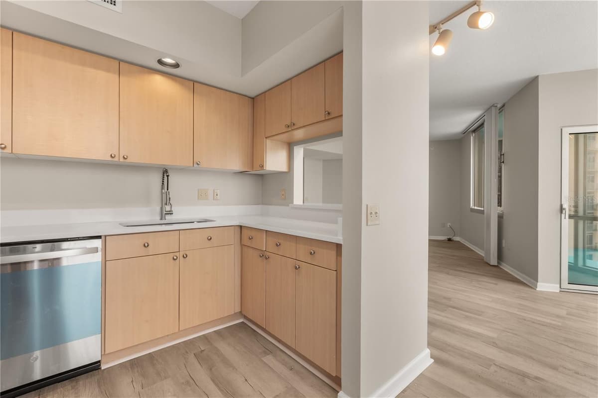 322 CENTRAL BOULEVARD — photo 8 of 25