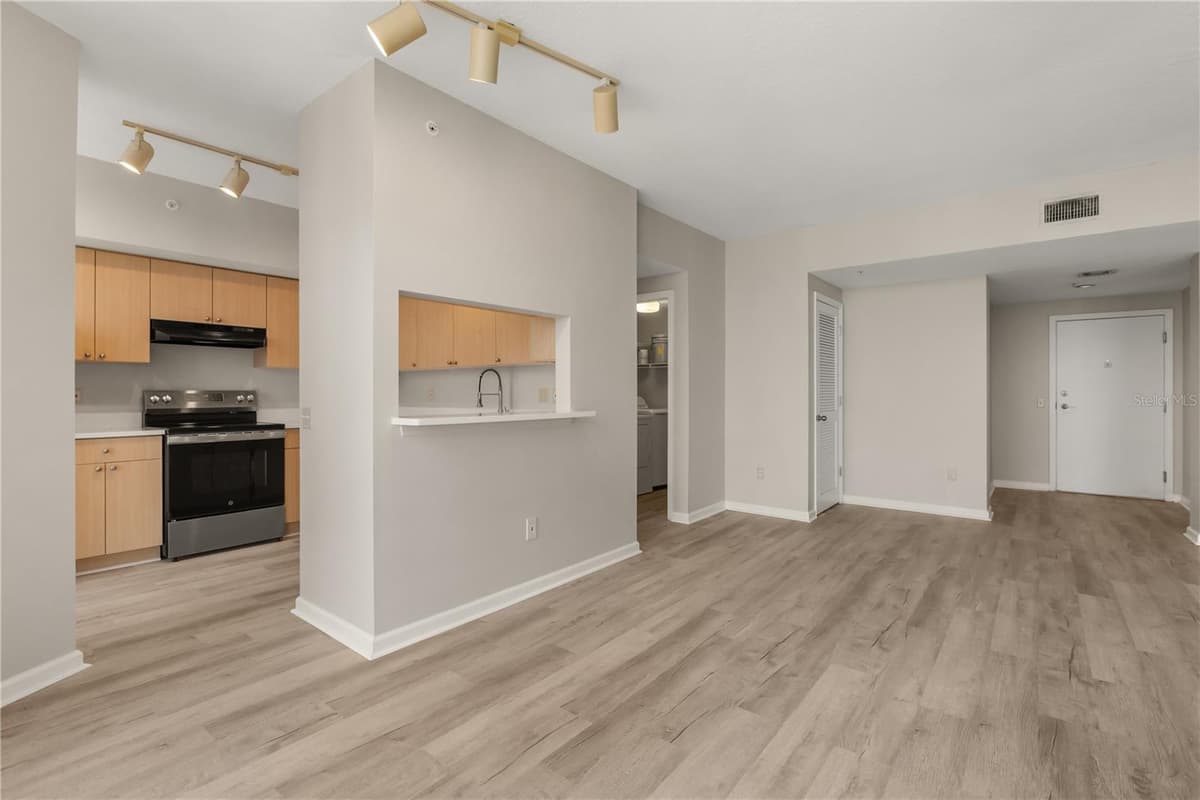 322 CENTRAL BOULEVARD — photo 11 of 25