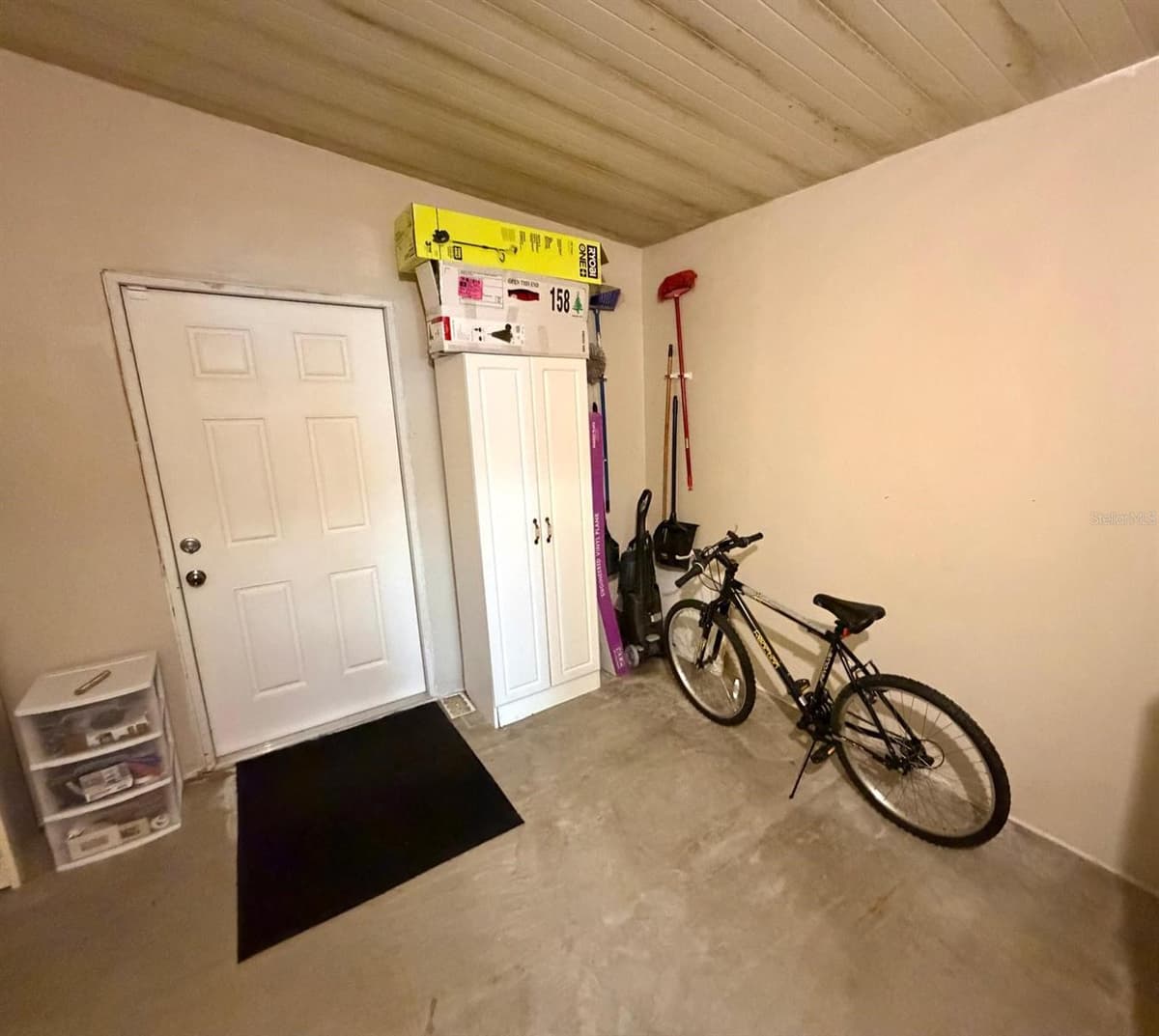 3937 CHRIS DRIVE — photo 19 of 51