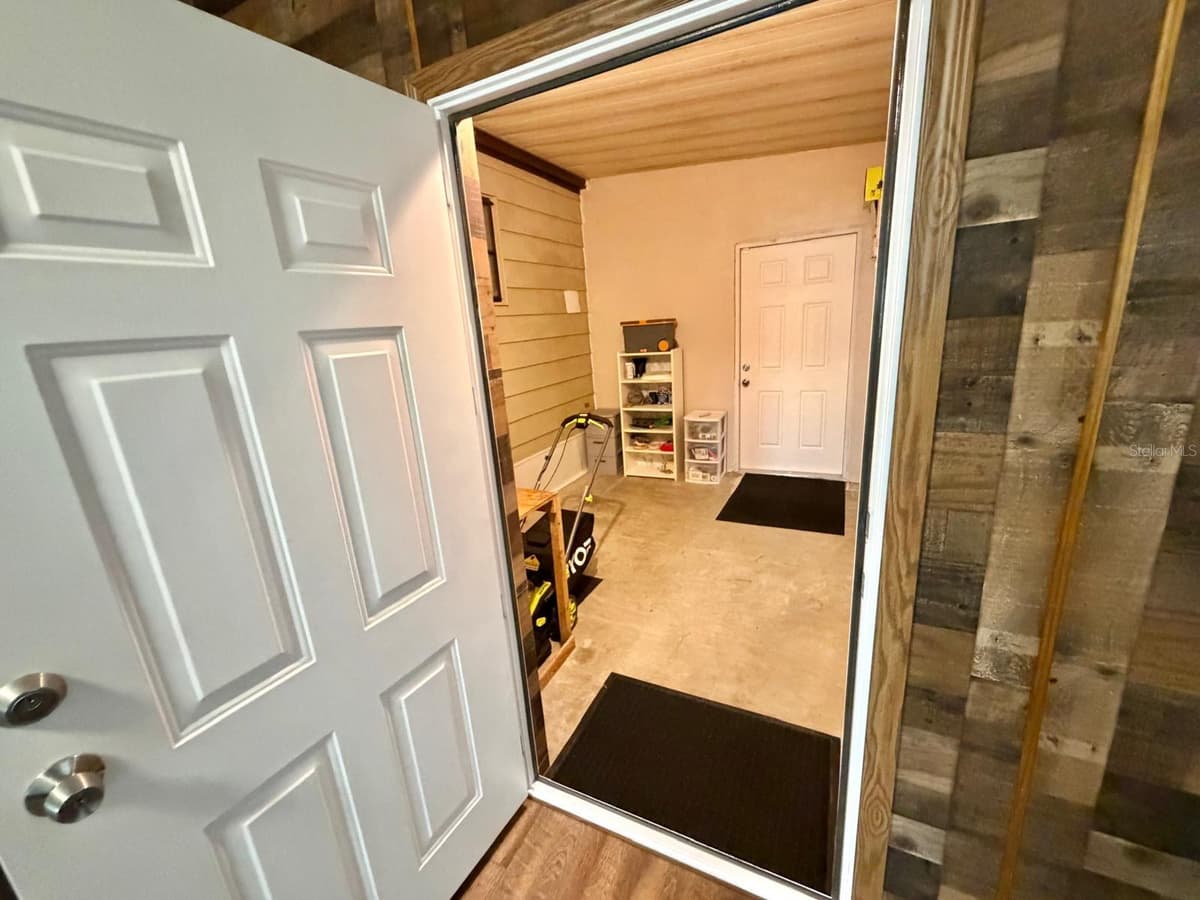 3937 CHRIS DRIVE — photo 17 of 51