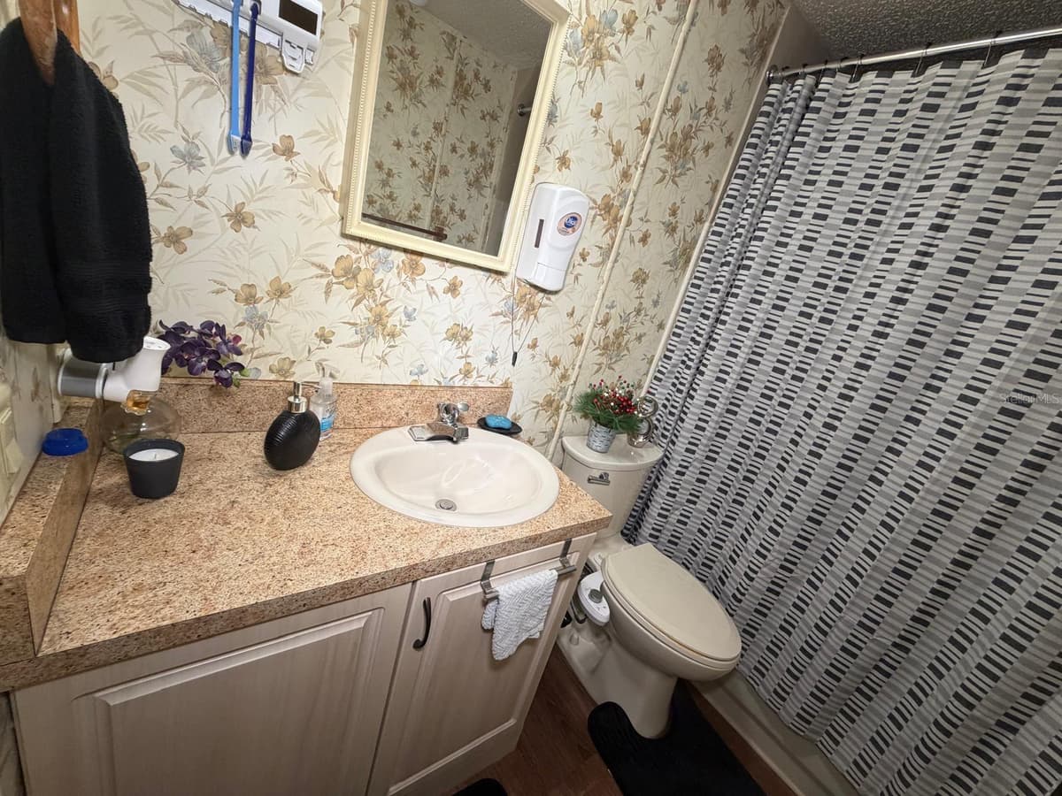 3937 CHRIS DRIVE — photo 33 of 51