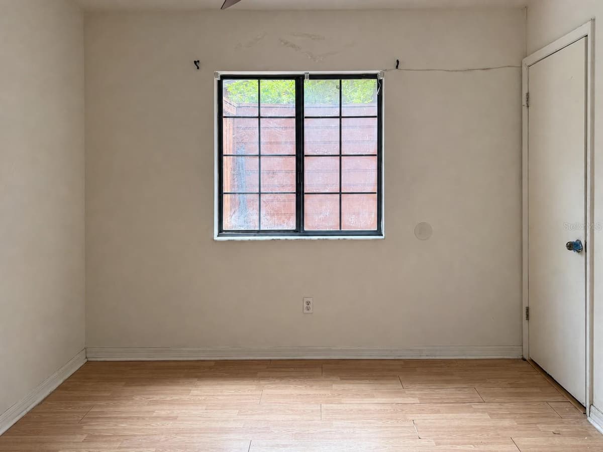 900 62ND BOULEVARD — photo 10 of 11