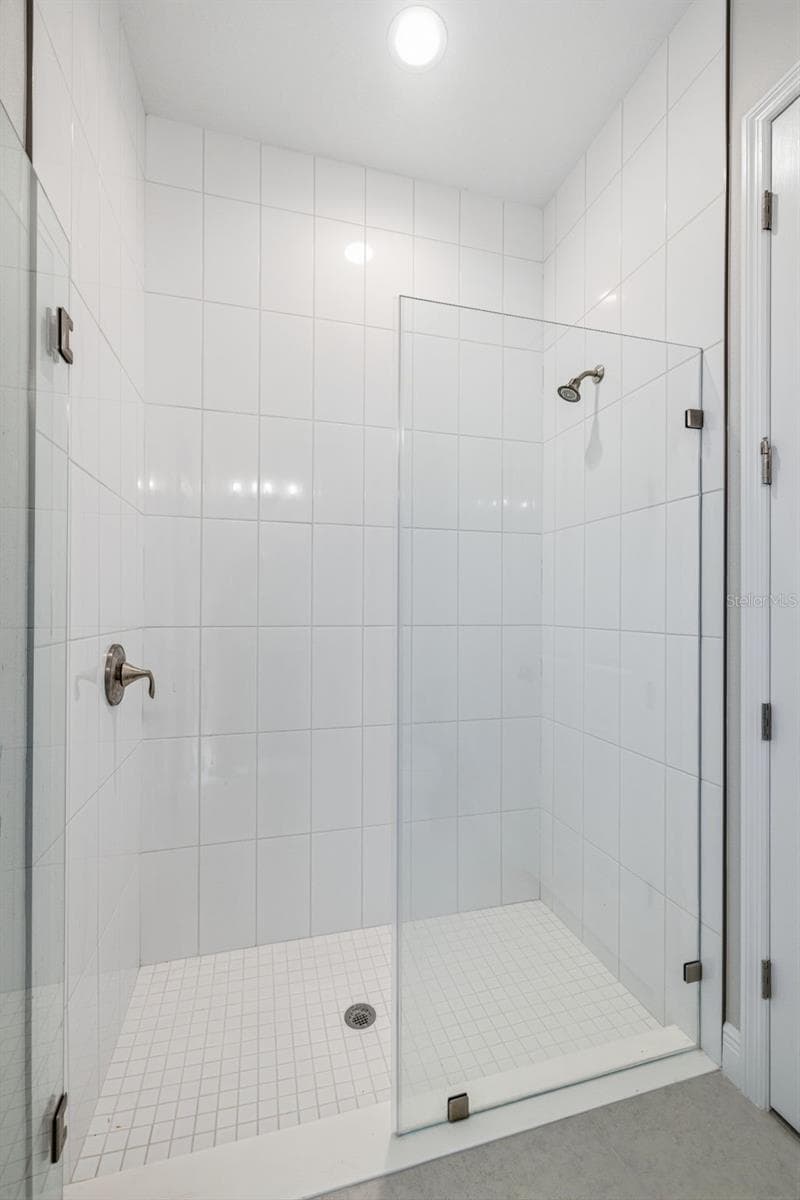 5254 WOLF CREEK DRIVE — photo 43 of 75