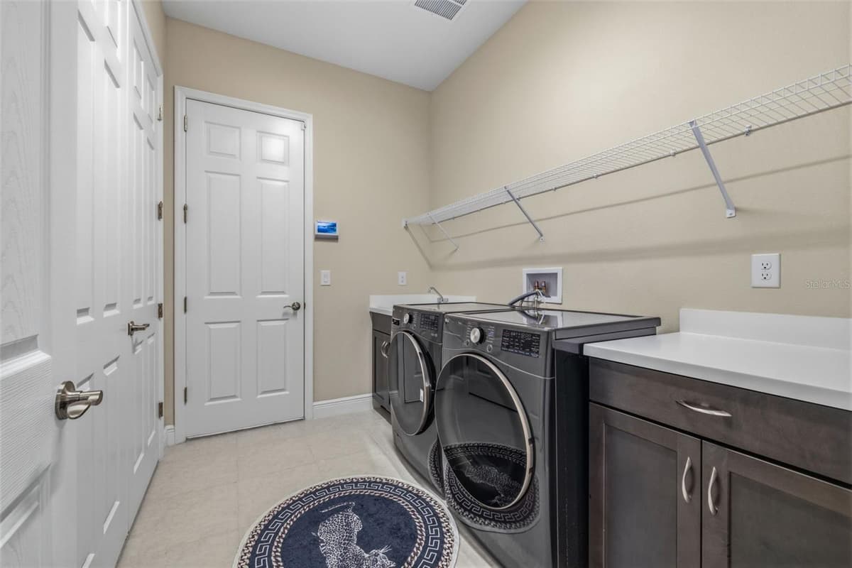 5254 WOLF CREEK DRIVE — photo 44 of 75