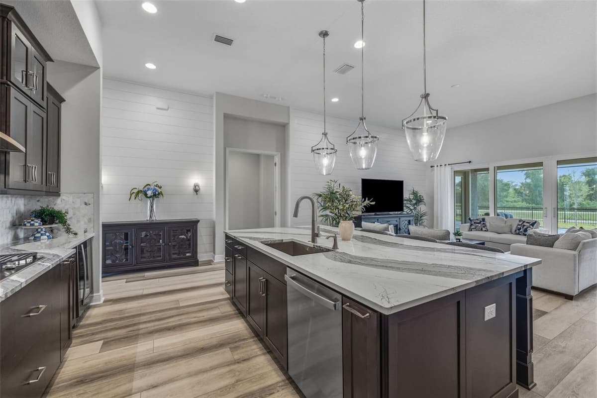 5254 WOLF CREEK DRIVE — photo 19 of 75