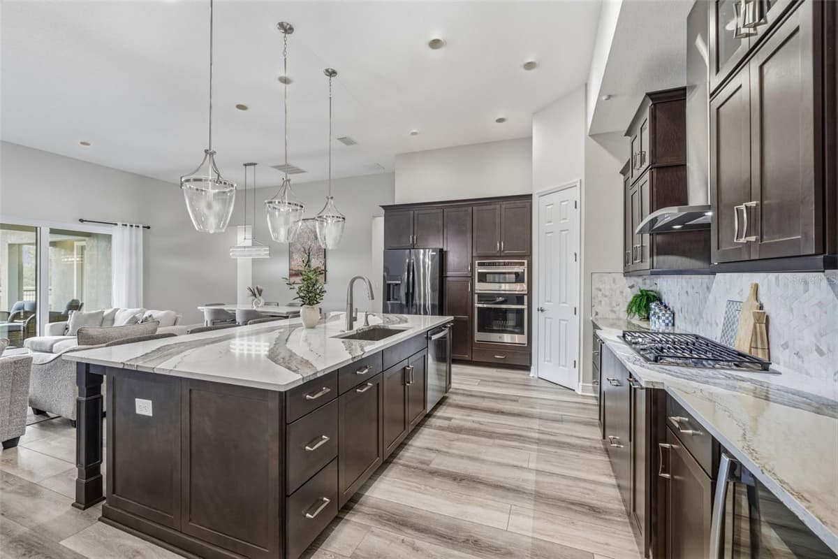 5254 WOLF CREEK DRIVE — photo 15 of 75