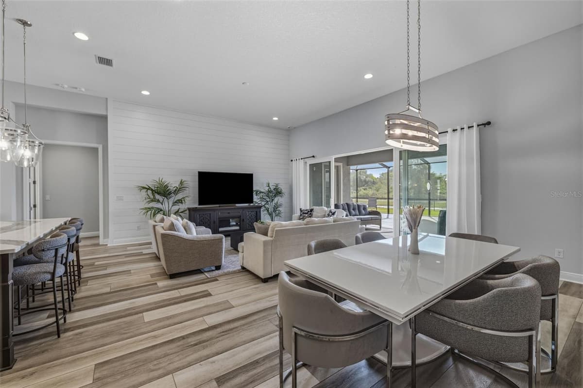 5254 WOLF CREEK DRIVE — photo 25 of 75