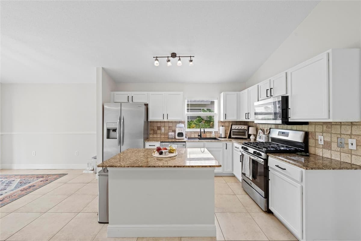 6222 BLUEFLOWER COURT — photo 10 of 37