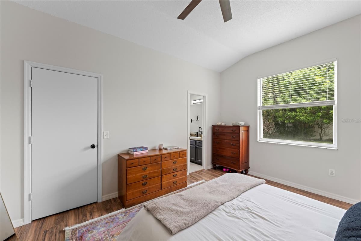 6222 BLUEFLOWER COURT — photo 15 of 37