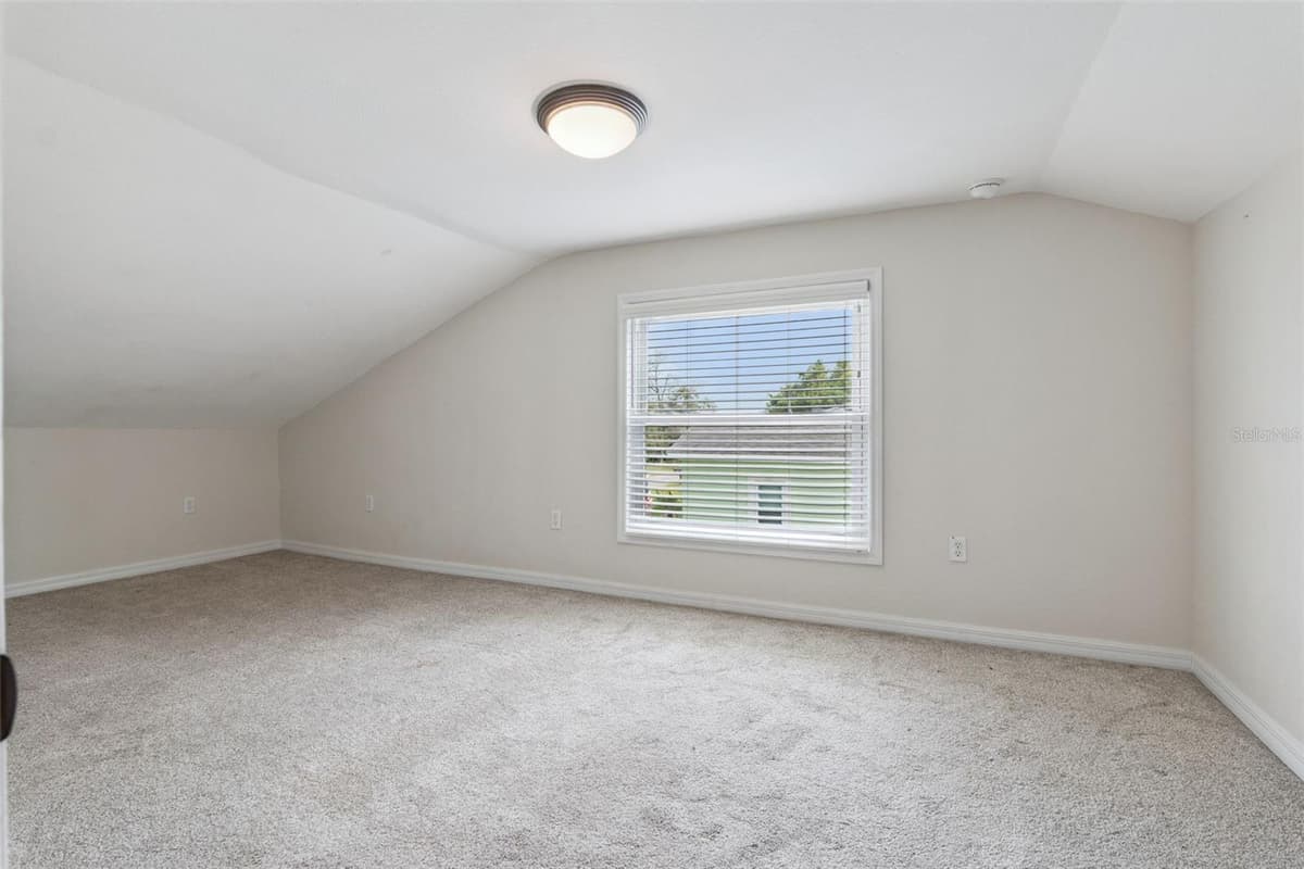 306 DISSTON AVENUE — photo 22 of 41