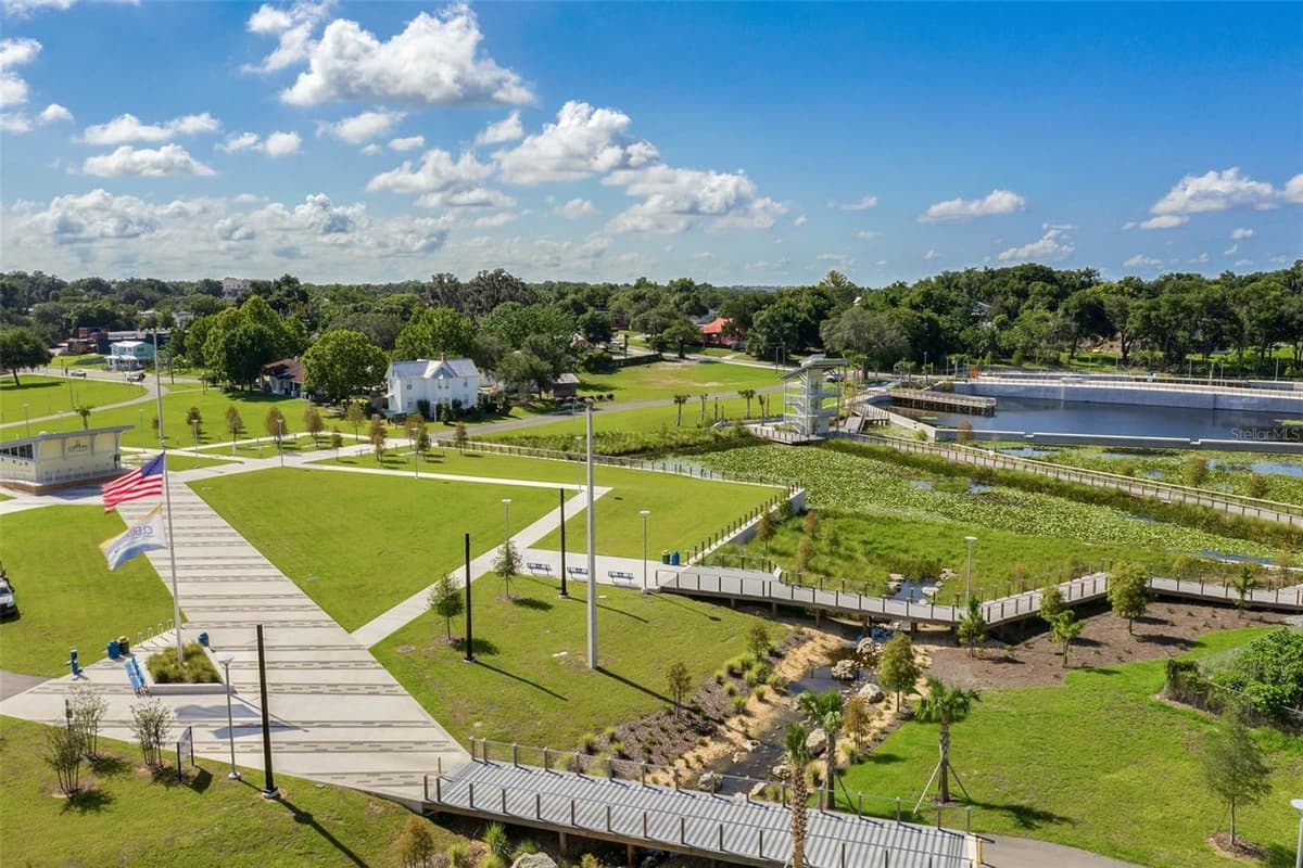 306 DISSTON AVENUE — photo 39 of 41
