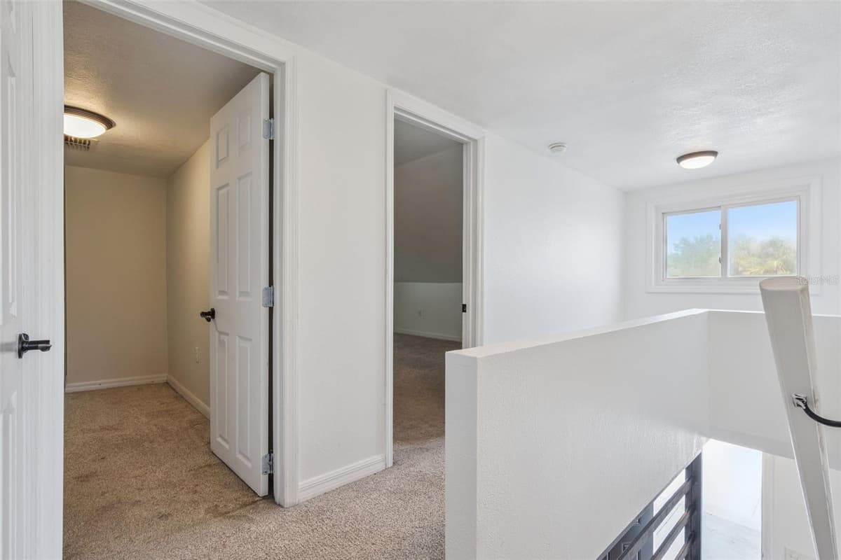 306 DISSTON AVENUE — photo 19 of 41