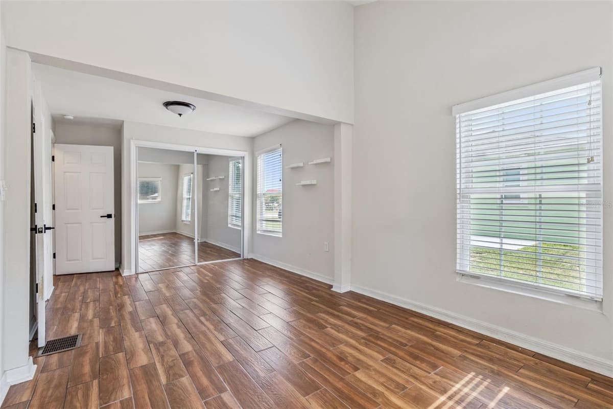 306 DISSTON AVENUE — photo 15 of 41