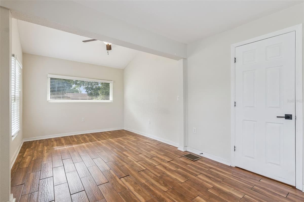 306 DISSTON AVENUE — photo 16 of 41