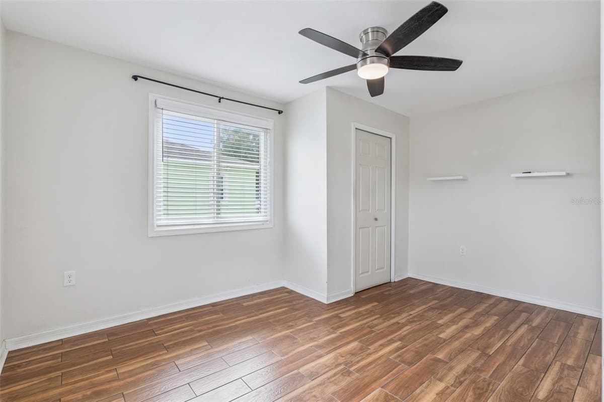 306 DISSTON AVENUE — photo 18 of 41