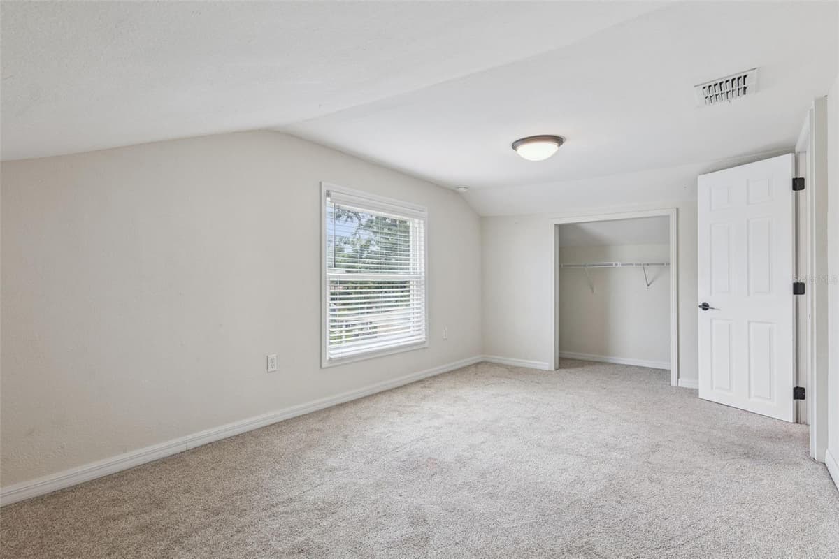 306 DISSTON AVENUE — photo 21 of 41