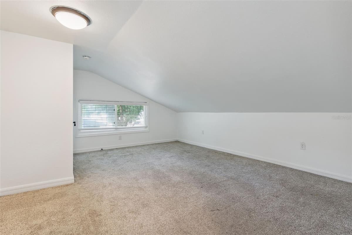 306 DISSTON AVENUE — photo 25 of 41