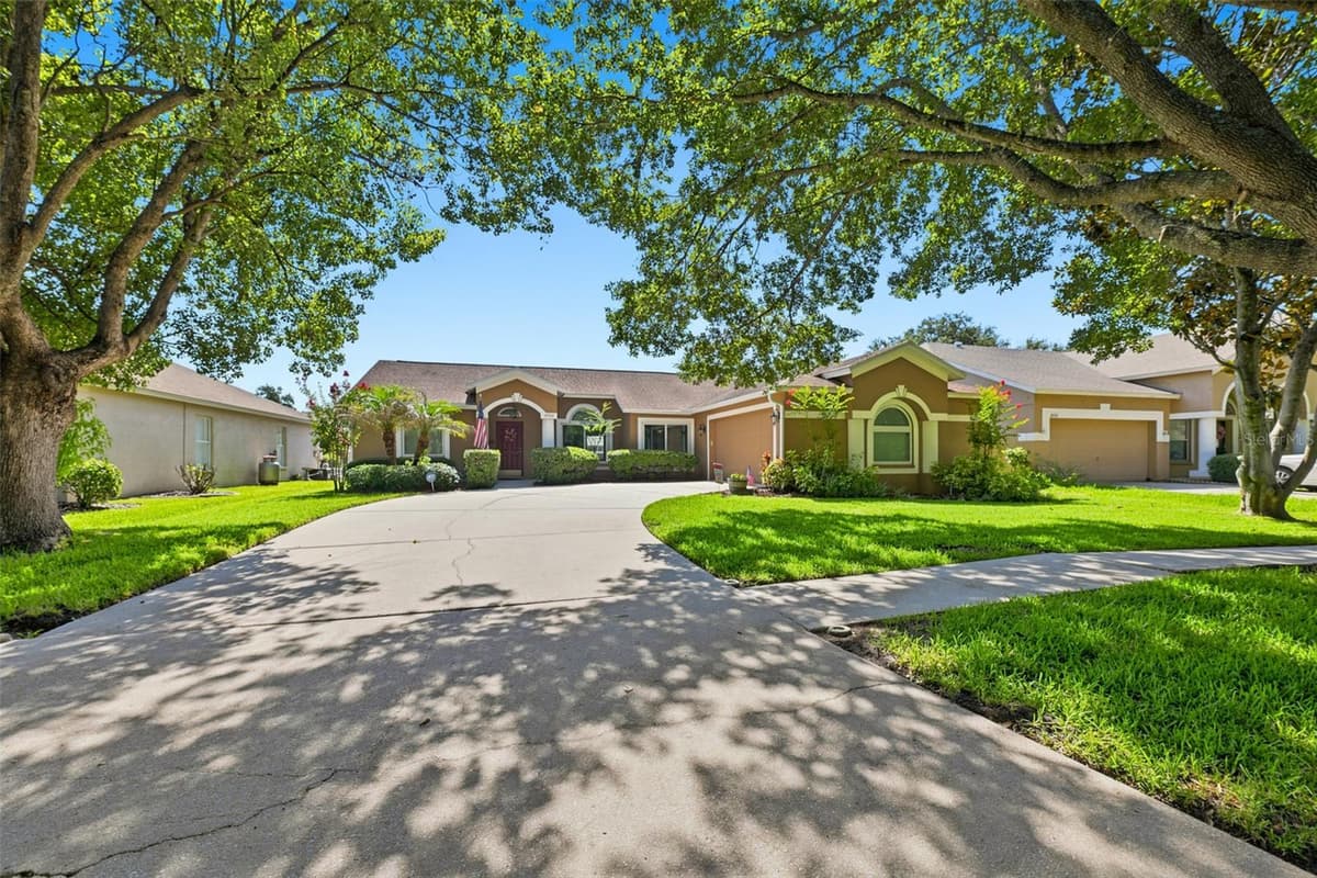 3720 TREELINE DRIVE — photo 1 of 49