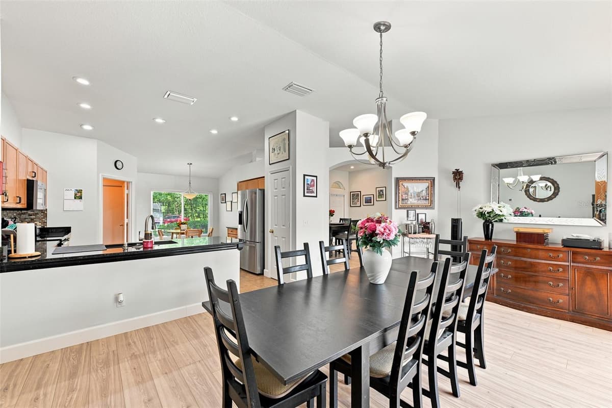 3720 TREELINE DRIVE — photo 5 of 49