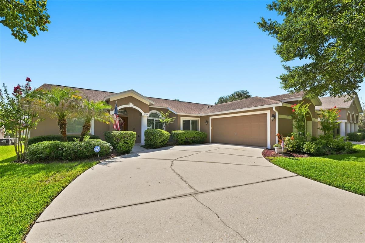 3720 TREELINE DRIVE — photo 8 of 49