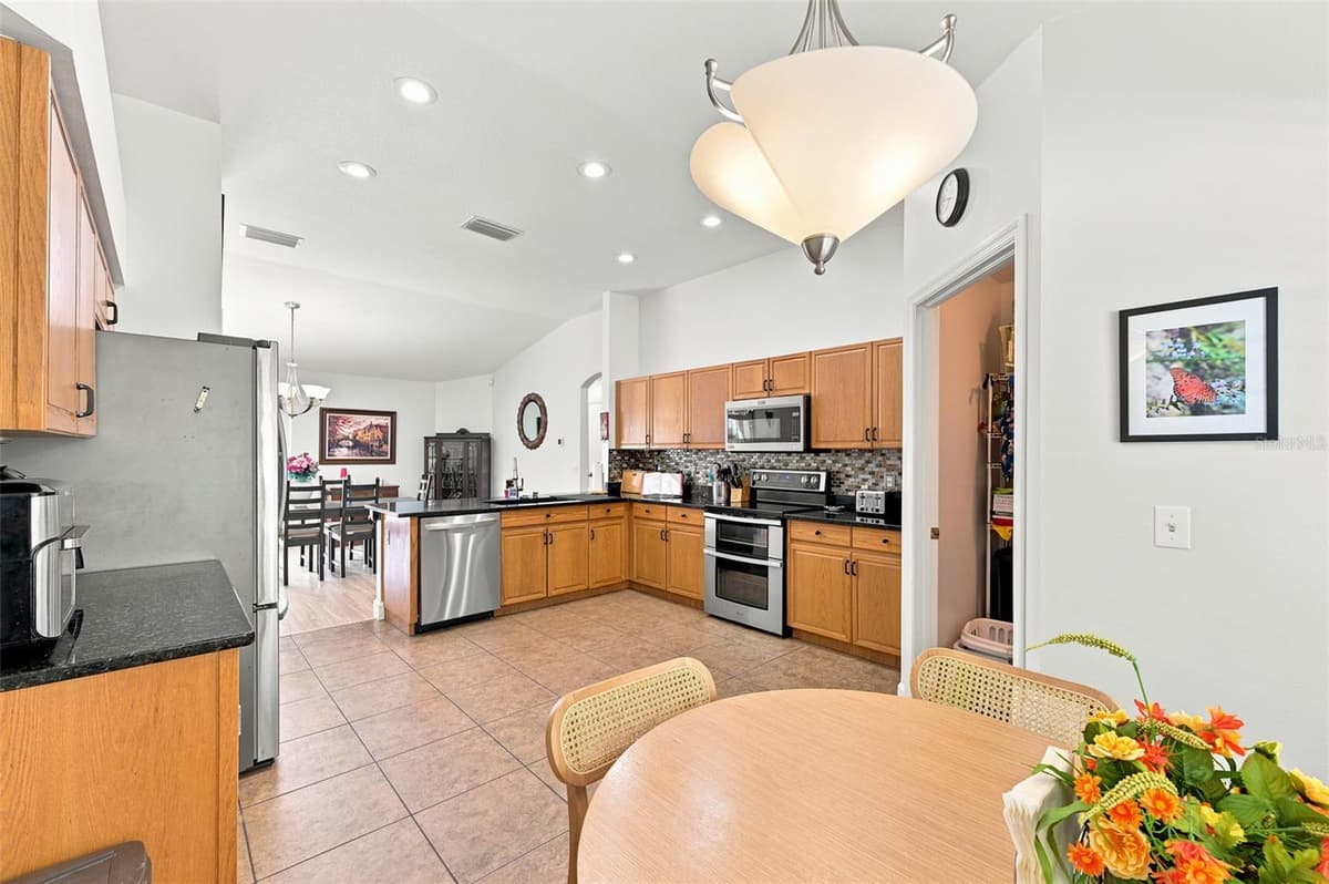 3720 TREELINE DRIVE — photo 14 of 49