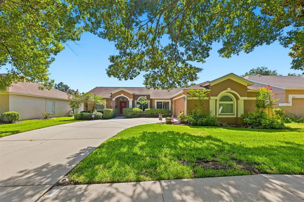 3720 TREELINE DRIVE — photo 6 of 49