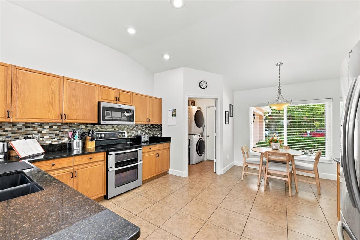 3720 TREELINE DRIVE — photo 13 of 49