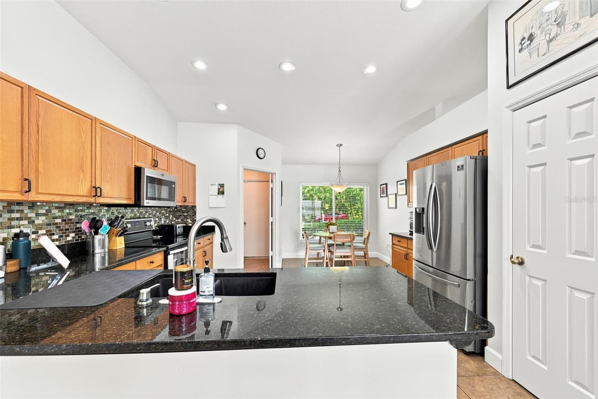 3720 TREELINE DRIVE — photo 12 of 49