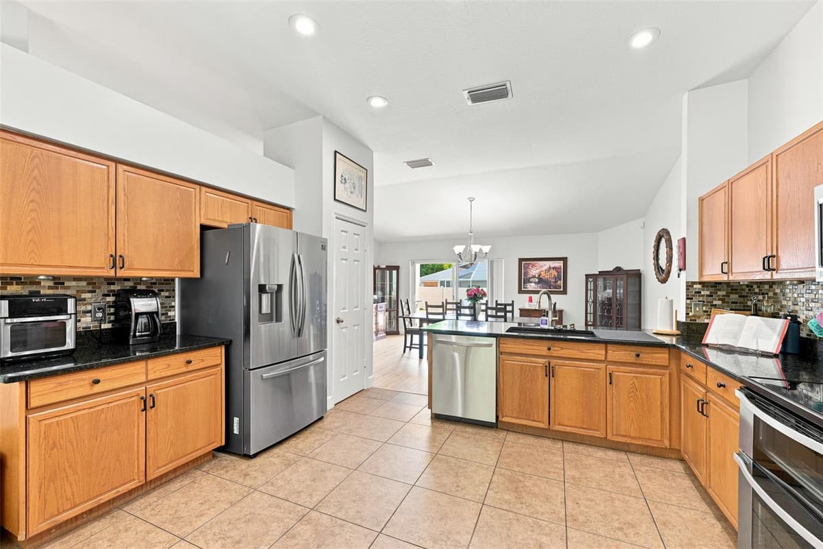 3720 TREELINE DRIVE — photo 15 of 49